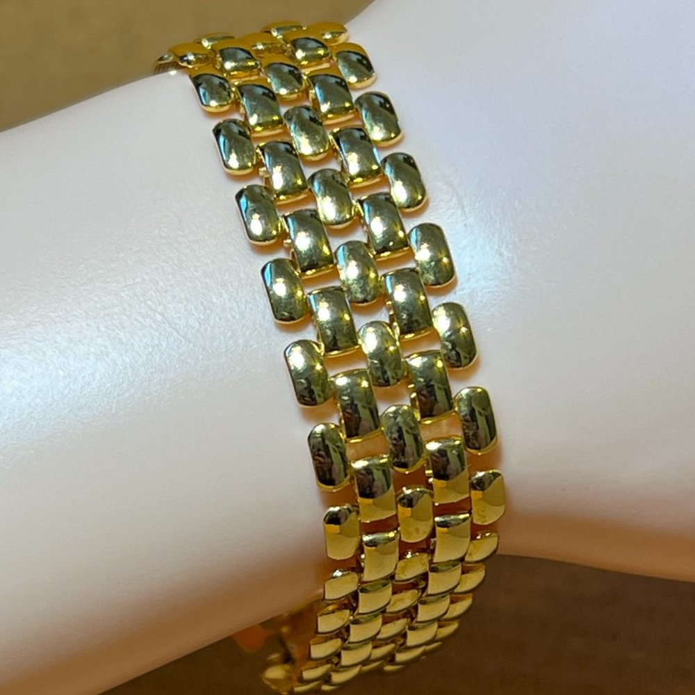 Goldtone Chain Link Bracelet  7 inch Long